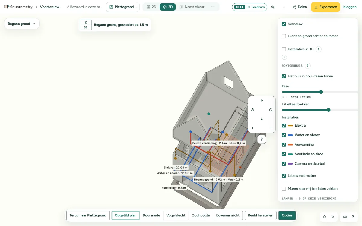 De voorbeeldwoning in 3D in de fase Installaties, uit elkaar getrokken, met leidingen en kabels in hun kleuren en de opties van het röntgenhuis rechts.